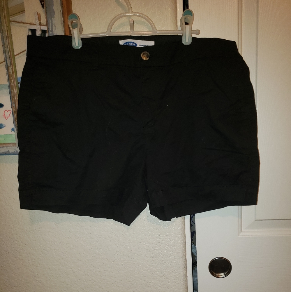 Old Navy Black Women’s Cargo Shorts